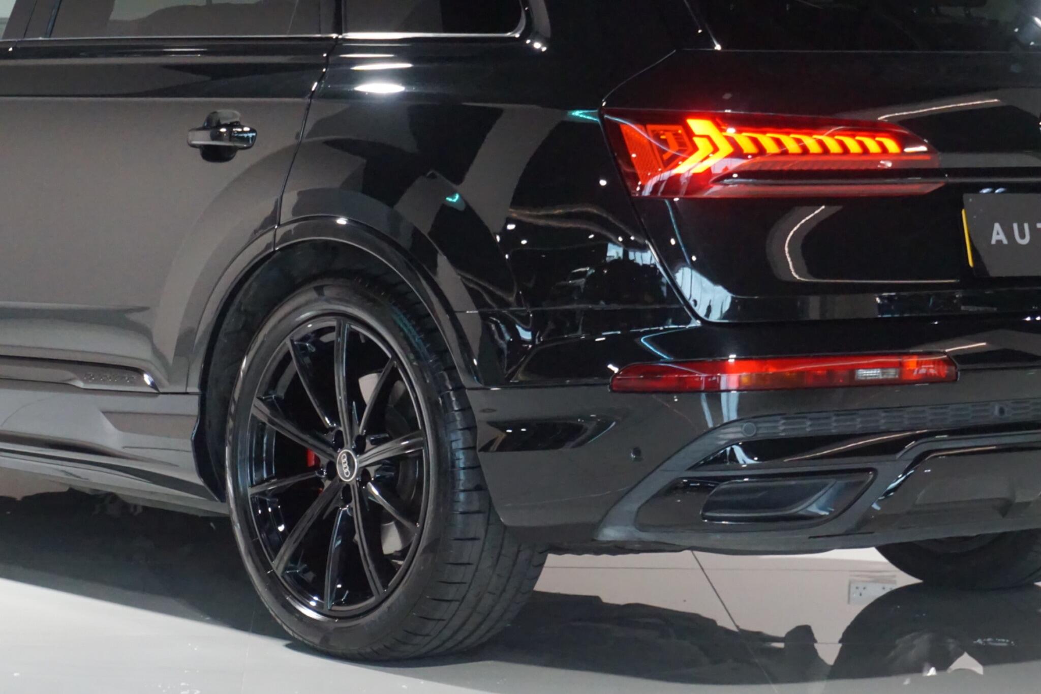 Audi Q7 3.0 TFSI V6 55 Black Edition SUV 5dr Petrol Tiptronic quattro Euro 6 (s/s) (340 ps)